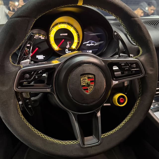 PORSCHE CAYMAN 718 - Imagem 8