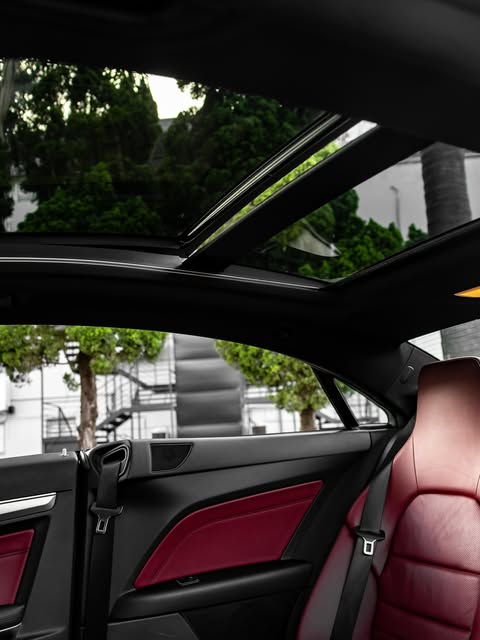 MERCEDES-BENZ E 250 COUPÉ - Imagem 7