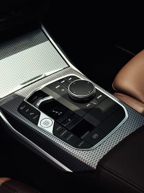 BMW 320I M SPORT - Imagem 15