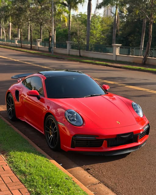 PORSCHE 911 TURBO S - Imagem 2