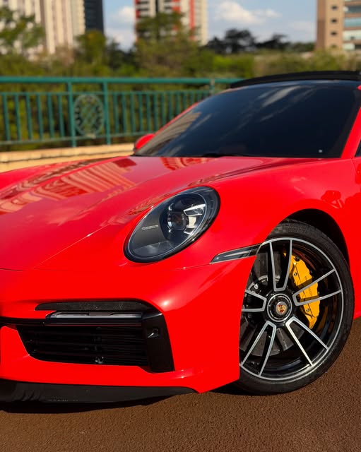 PORSCHE 911 TURBO S - Imagem 15