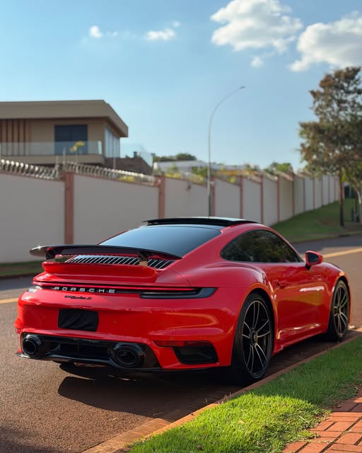 PORSCHE 911 TURBO S - Imagem 18