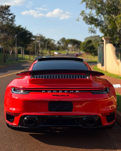 PORSCHE 911 TURBO S - Imagem 3