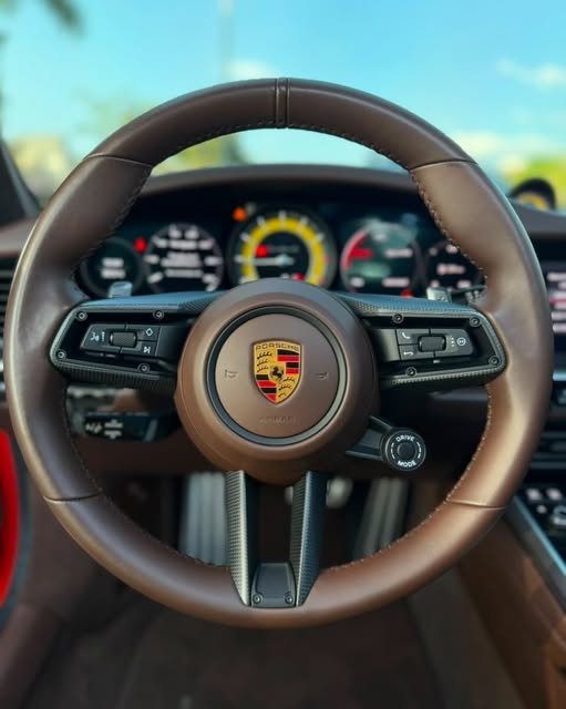 PORSCHE 911 TURBO S - Imagem 6