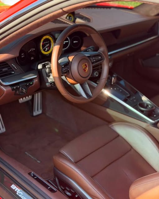 PORSCHE 911 TURBO S - Imagem 10