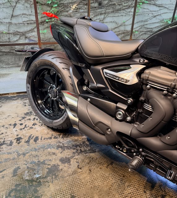 TRIUMPH ROCKET III R STORM EDITION - Imagem 5