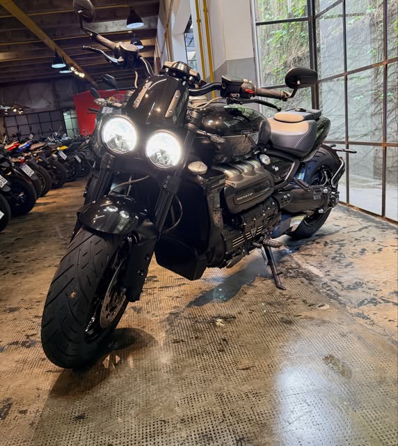 TRIUMPH ROCKET III R STORM EDITION - Imagem 6
