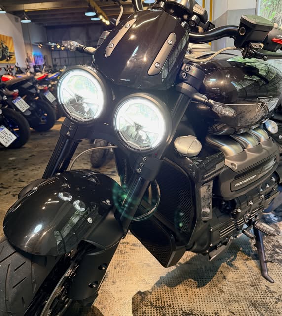 TRIUMPH ROCKET III R STORM EDITION - Imagem 7