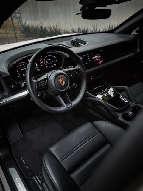 PORSCHE CAYENNE E-HYBRID COUPÉ - Imagem 11