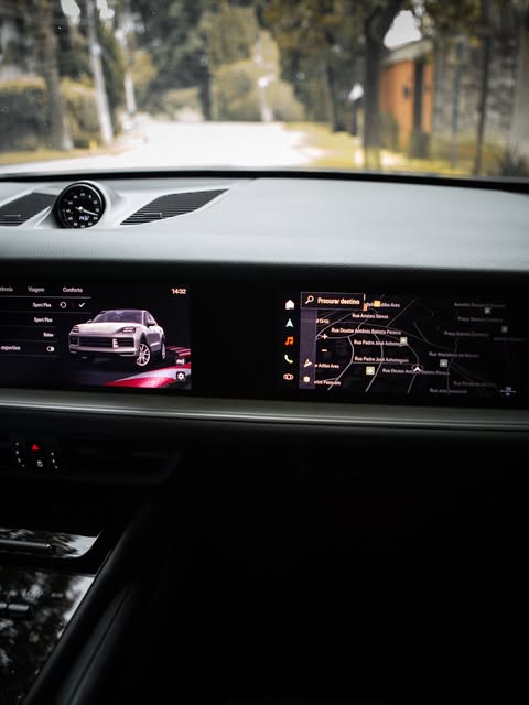 PORSCHE CAYENNE E-HYBRID COUPÉ - Imagem 16