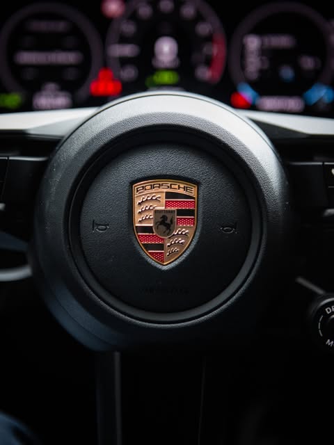 PORSCHE CAYENNE E-HYBRID COUPÉ - Imagem 18