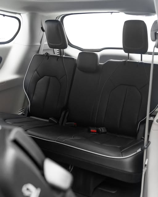 CHRYSLER PACIFICA PINNACLE E-HYBRID - Imagem 6