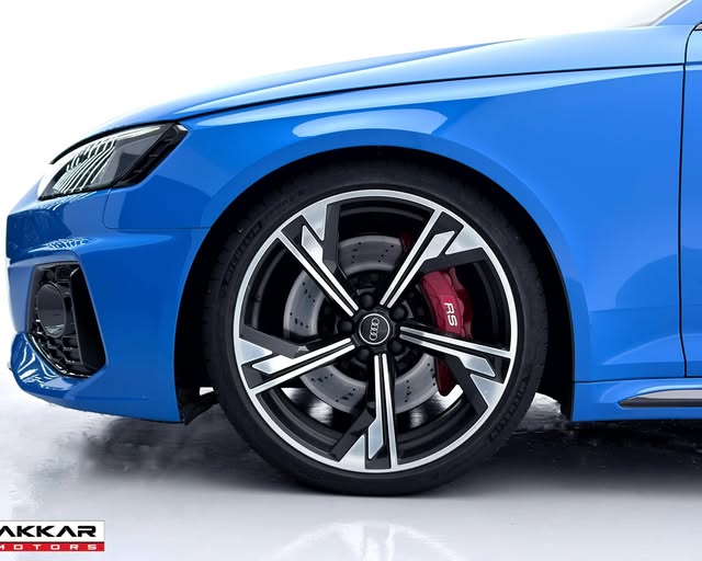 AUDI RS4 - Imagem 10