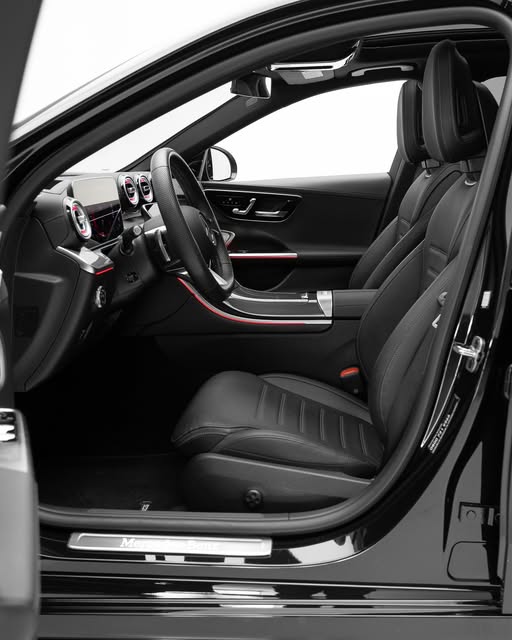 MERCEDES-BENZ C 300 AMG LINE - Imagem 4