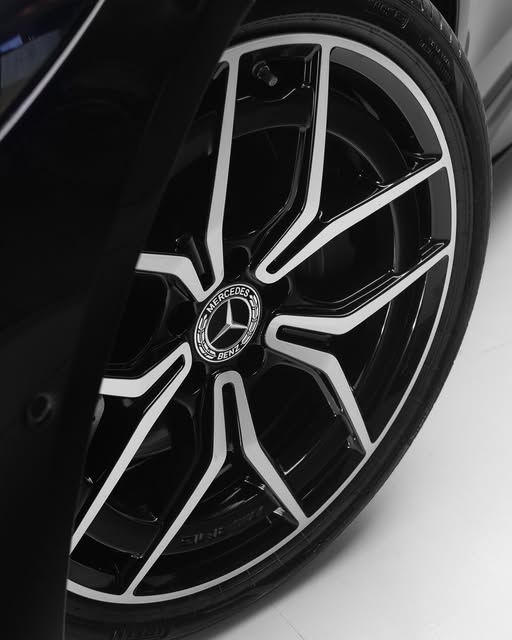 MERCEDES-BENZ C 300 AMG LINE - Imagem 6
