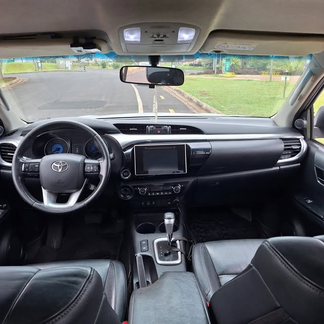 TOYOTA HILUX SRX - Imagem 7