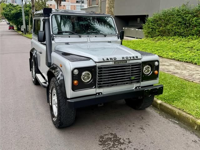 LAND ROVER DEFENDER - Imagem 14