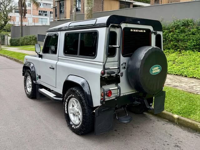 LAND ROVER DEFENDER - Imagem 16