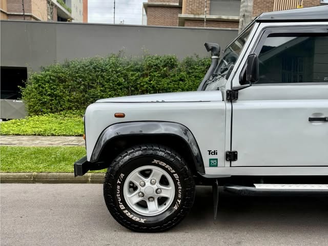 LAND ROVER DEFENDER - Imagem 17