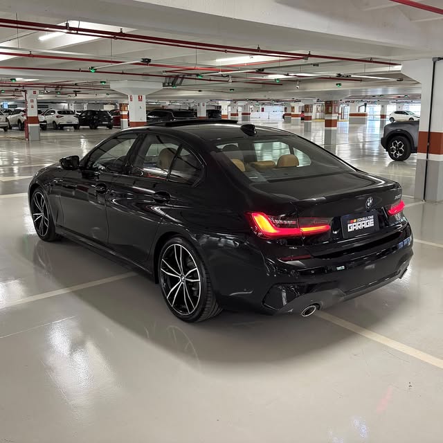 BMW 320I M SPORT - Imagem 3