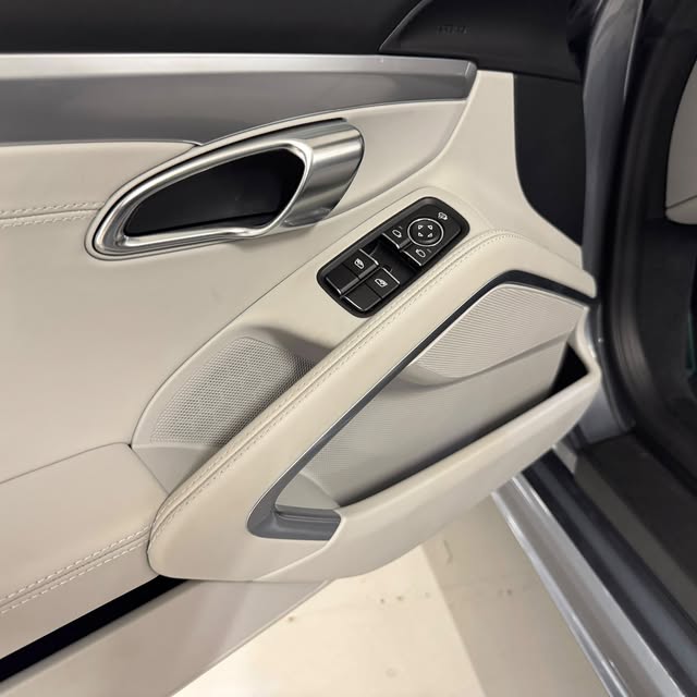 PORSCHE 718 BOXSTER GTS - Imagem 10