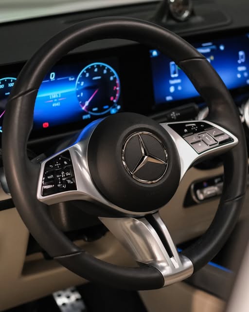 MERCEDES-BENZ GLB 220 PROGRESSIVE - Imagem 3