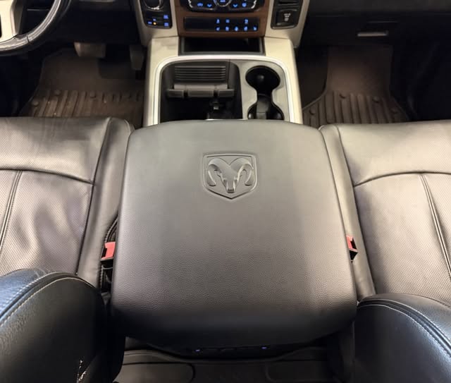 RAM CLASSIC LARAMIE - Imagem 11