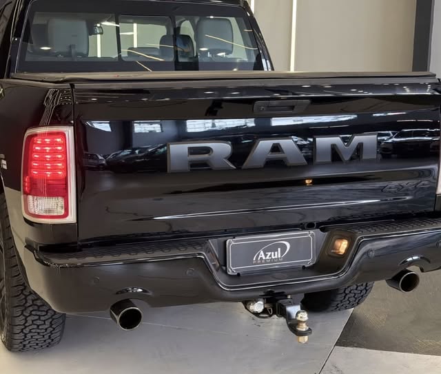 RAM CLASSIC LARAMIE - Imagem 14