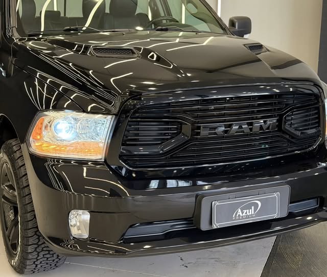RAM CLASSIC LARAMIE - Imagem 15