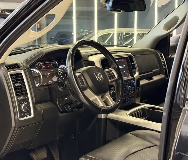 RAM CLASSIC LARAMIE - Imagem 9