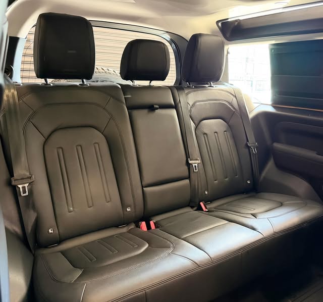 LAND ROVER DEFENDER P300 90 SE - Imagem 16