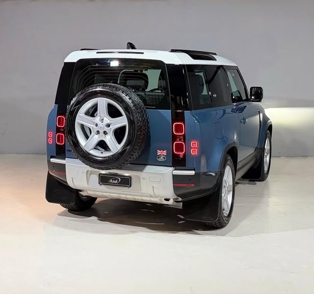 LAND ROVER DEFENDER P300 90 SE - Imagem 7