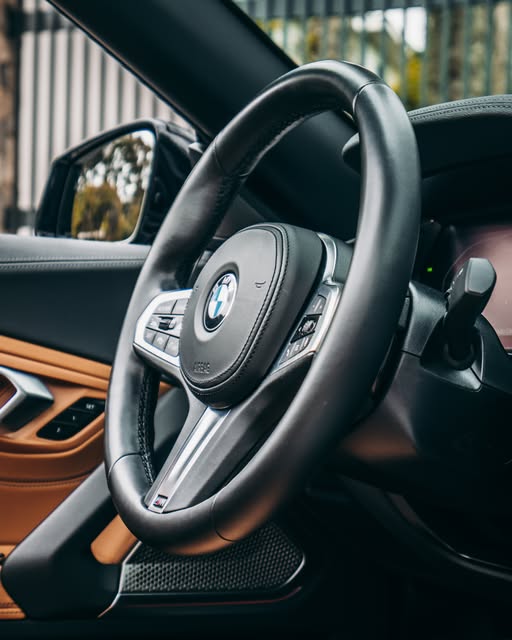 BMW Z4 SDRIVE30I M SPORT - Imagem 8