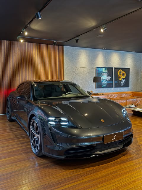 PORSCHE TAYCAN 4 CROSS TURISMO - Imagem 1