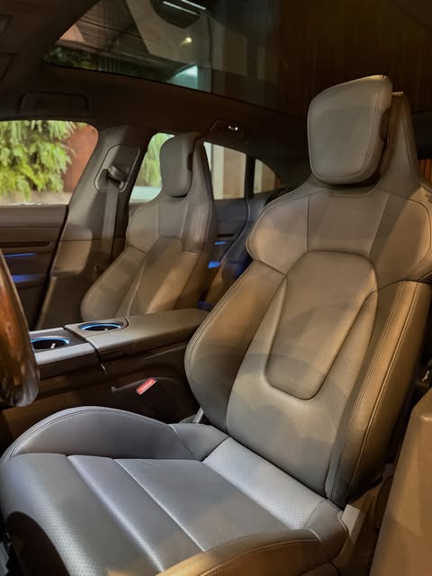 PORSCHE TAYCAN 4 CROSS TURISMO - Imagem 15