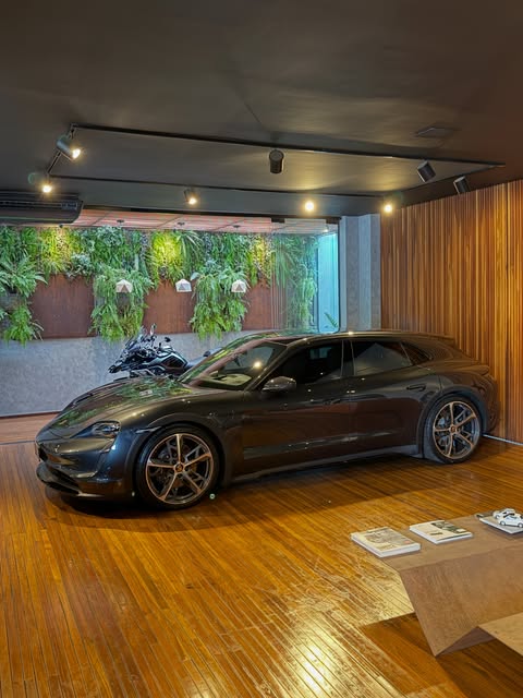 PORSCHE TAYCAN 4 CROSS TURISMO - Imagem 4