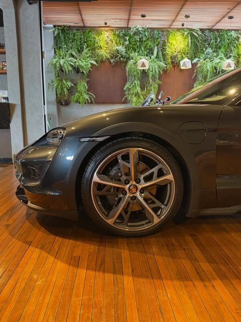 PORSCHE TAYCAN 4 CROSS TURISMO - Imagem 7