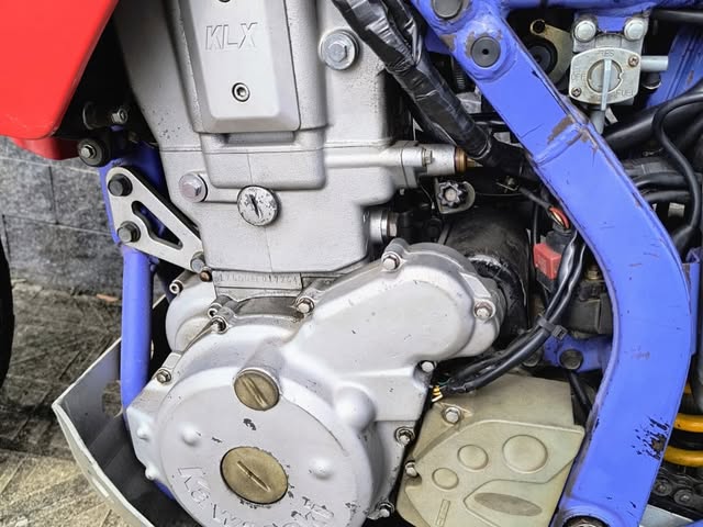 KAWASAKI KLX - Imagem 10