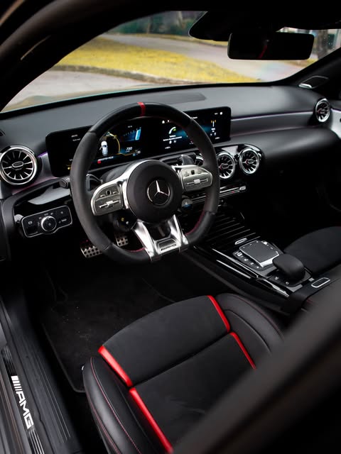 MERCEDES-BENZ A 45 AMG AMG - Imagem 11