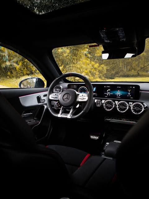MERCEDES-BENZ A 45 AMG AMG - Imagem 13