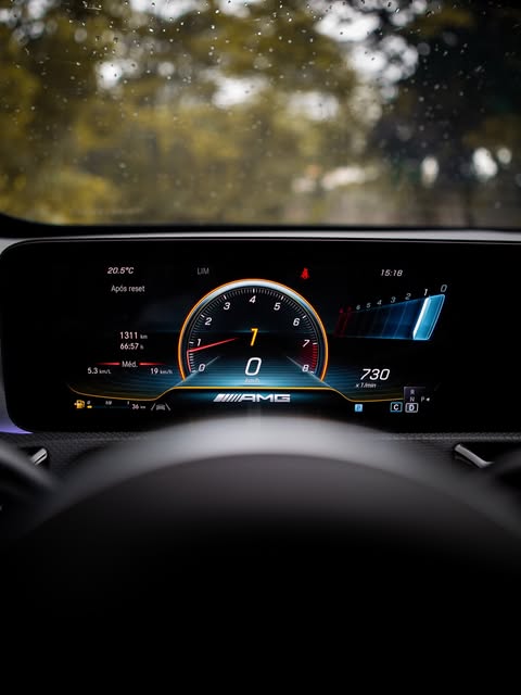 MERCEDES-BENZ A 45 AMG AMG - Imagem 17