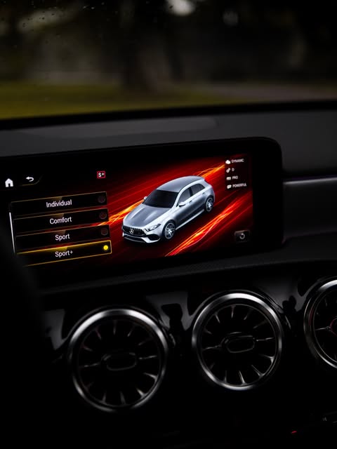 MERCEDES-BENZ A 45 AMG AMG - Imagem 18