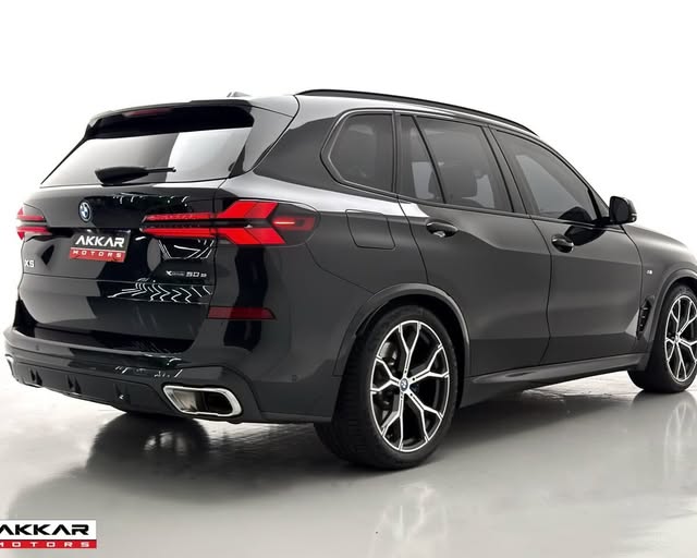 BMW X5 XDRIVE50E M SPORT - Imagem 2