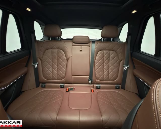 BMW X5 XDRIVE50E M SPORT - Imagem 7