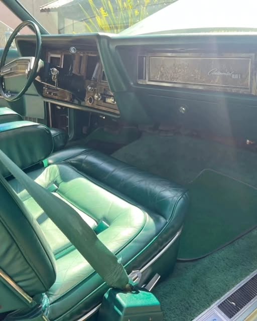LINCOLN CONTINENTAL MARK V - Imagem 11