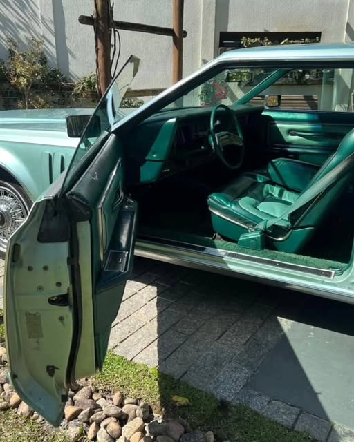 LINCOLN CONTINENTAL MARK V - Imagem 12