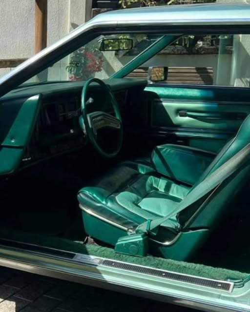 LINCOLN CONTINENTAL MARK V - Imagem 6