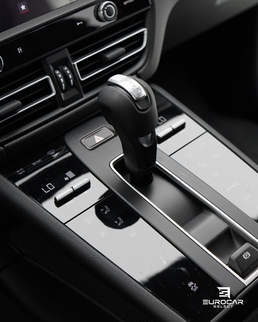 PORSCHE MACAN T - Imagem 8