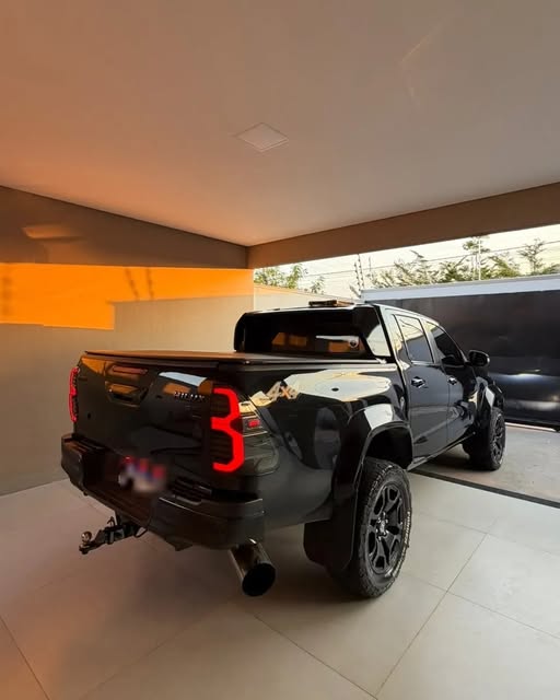 TOYOTA HILUX SRX PLUS - Imagem 1