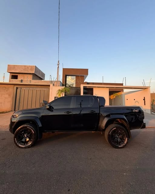 TOYOTA HILUX SRX PLUS - Imagem 4